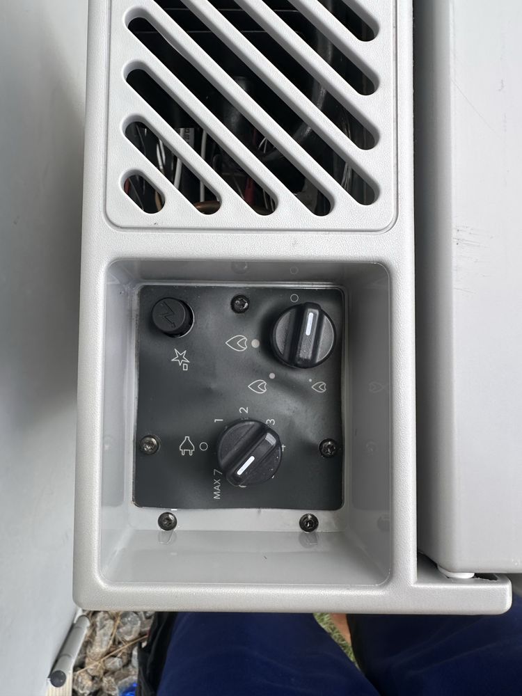 Lada frigorifica Dometic pe Gaz 12V si 220V