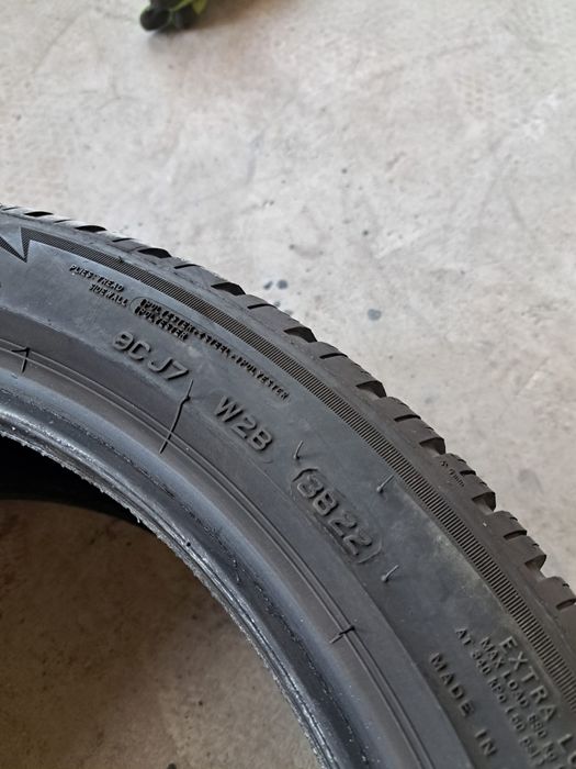 2 anvelope iarnă 225 45 r18 Bridgestone