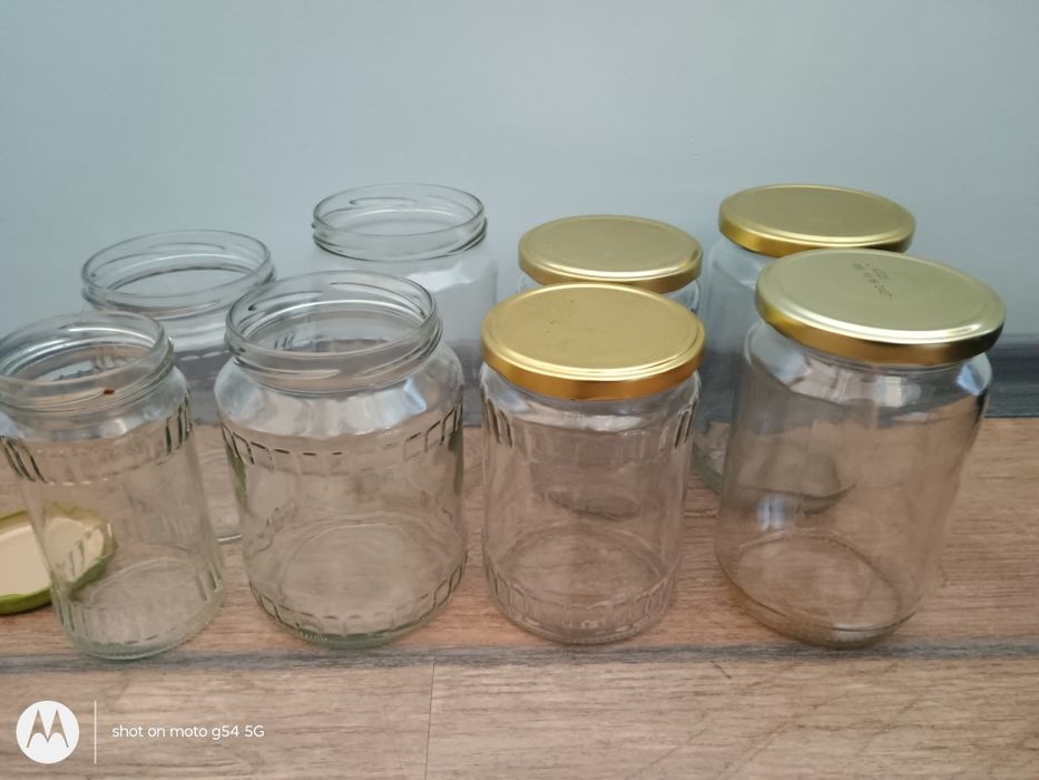 Буркани на винт с капачки, без етикети, различни размери, изгодно