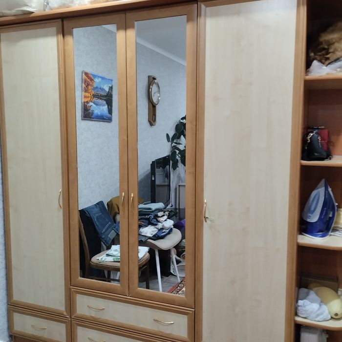 Продам спальный гарнитур