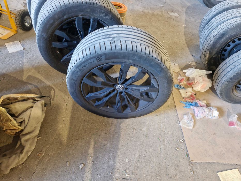 Гуми и джанти за VW Touareg
