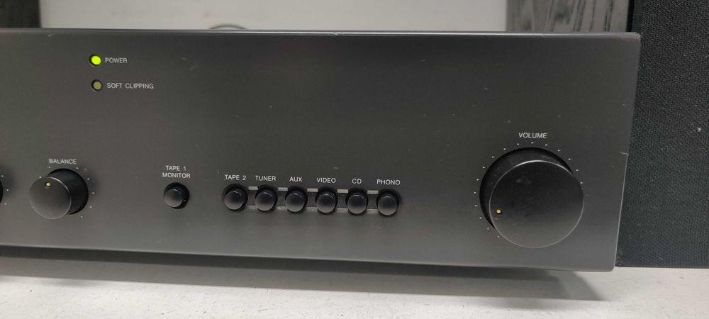NAD 304 muzica stereo amp great sound music