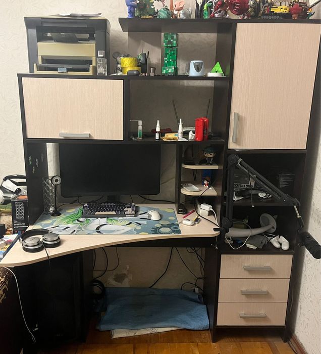 Продам компьютерный письменный стол