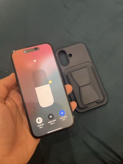 Iphone 16 продается