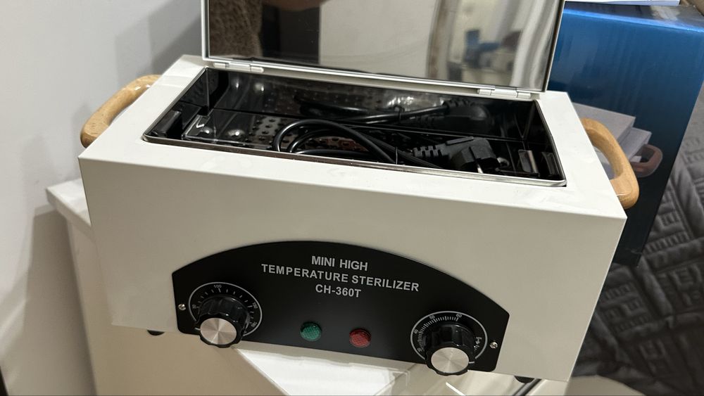 Продам сухожаровой шкаф Стерилизатор Sanitizing Box