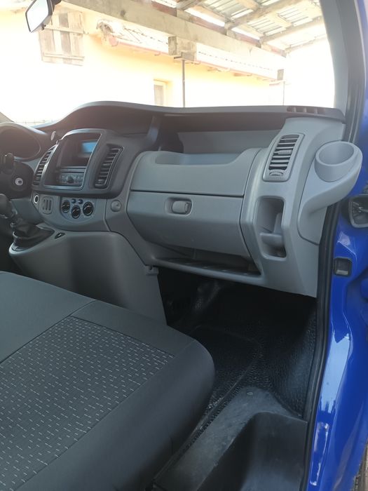 Vând Renault trafic