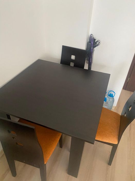 Маса с три стола