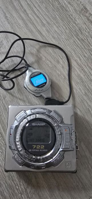 Sharp walkman MiniDisc Recorder Made in Japan + Telecomandă LCD