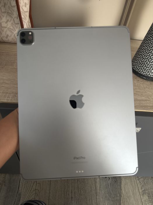 Продам айпад про 12,9, 8/256, 5G