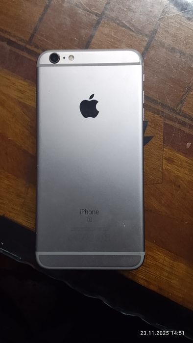 Продам айфон 6s+