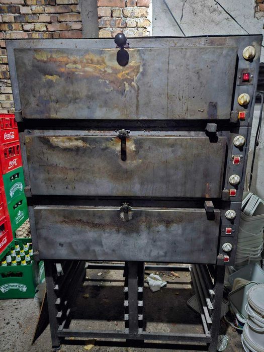 Фурна за пици , закуски и готвене