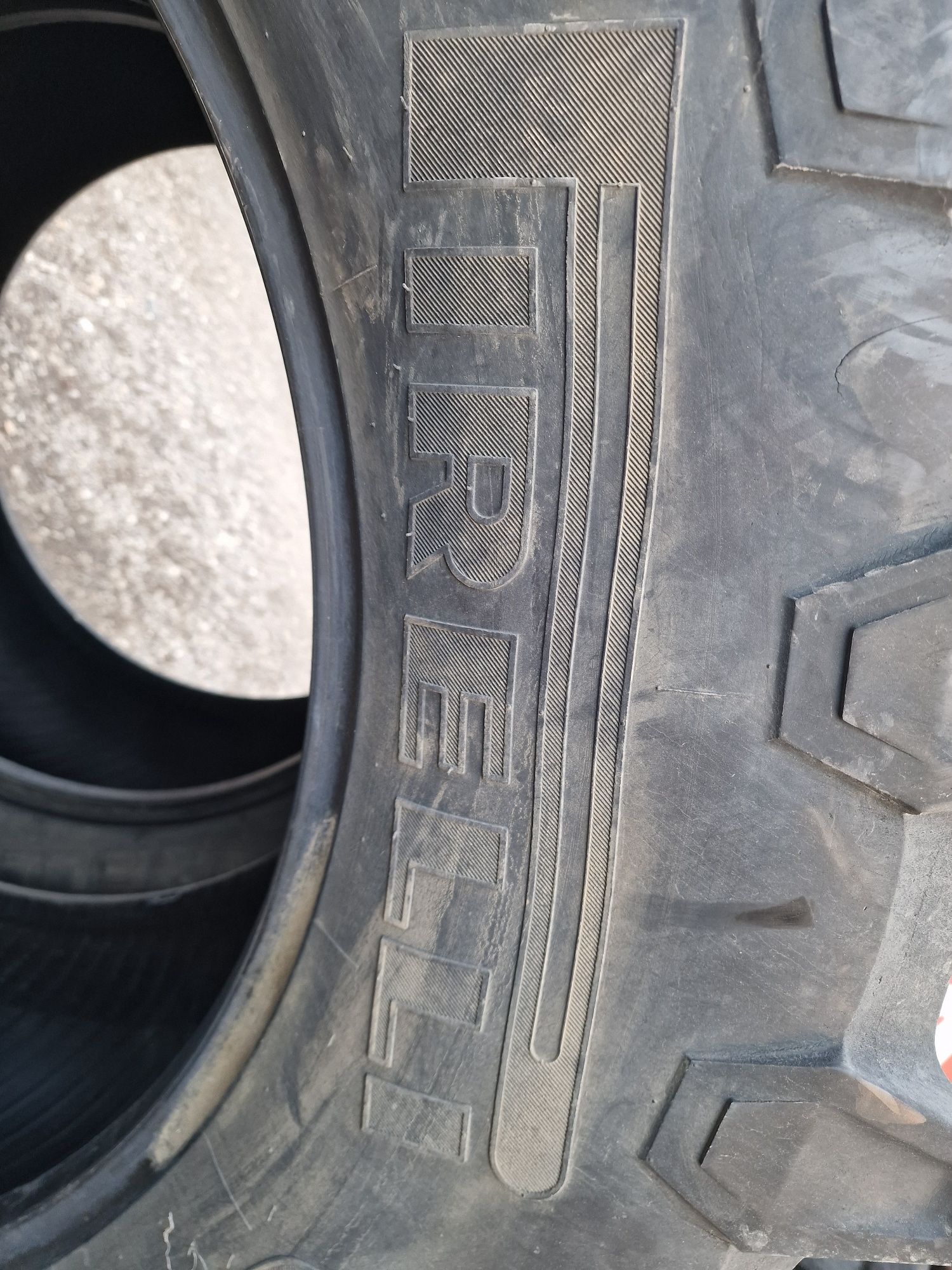 650/65R38 cauciucuri Pirelli