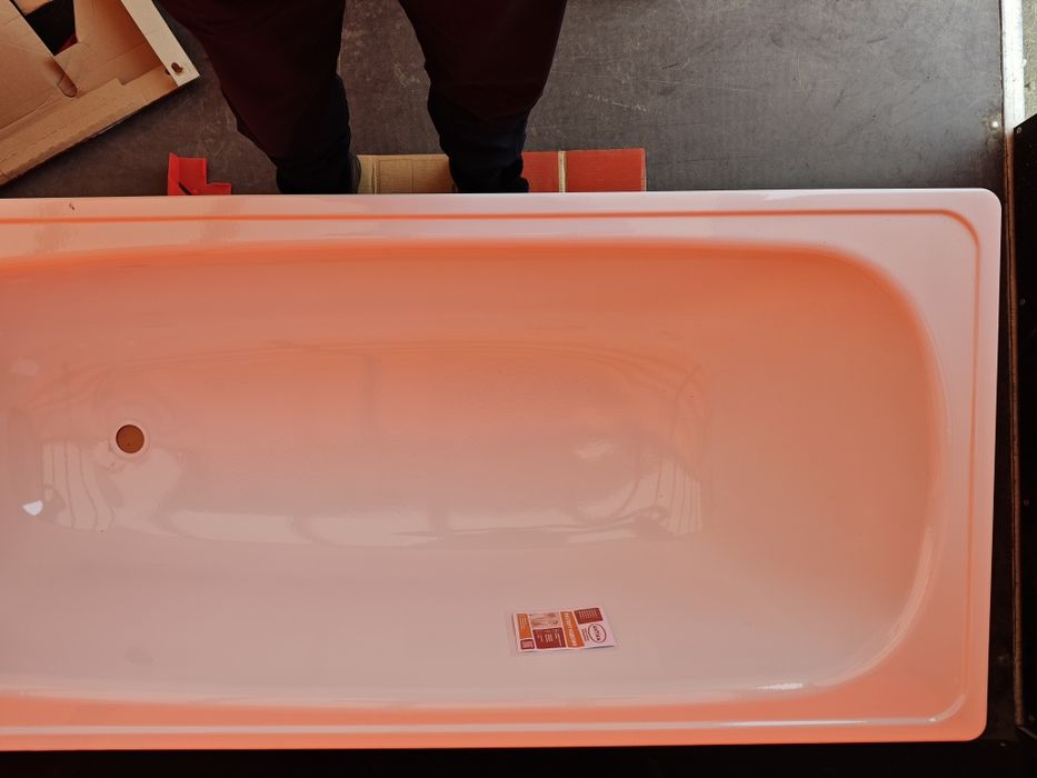 Продам ванну антика 1.6 ванна новая с небольшим коцыком