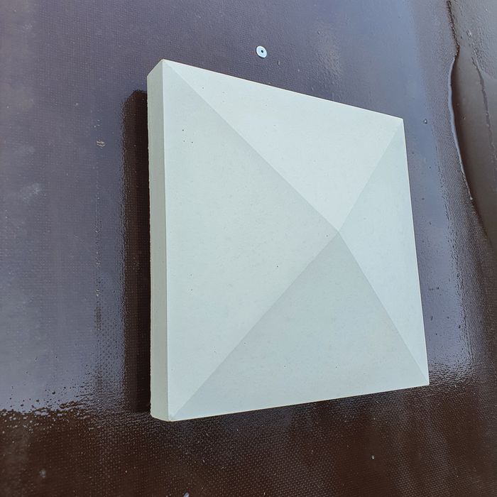 Capace/coame de gard ultrafinisate din beton