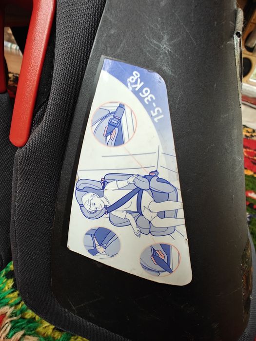 Детска седалка за кола Chicco artsana universal 15-36кг