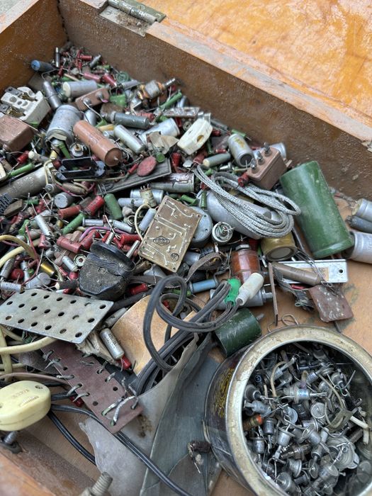 Assalom alekum xarxil narsalar bor kimga qasi bri kerak bolsa