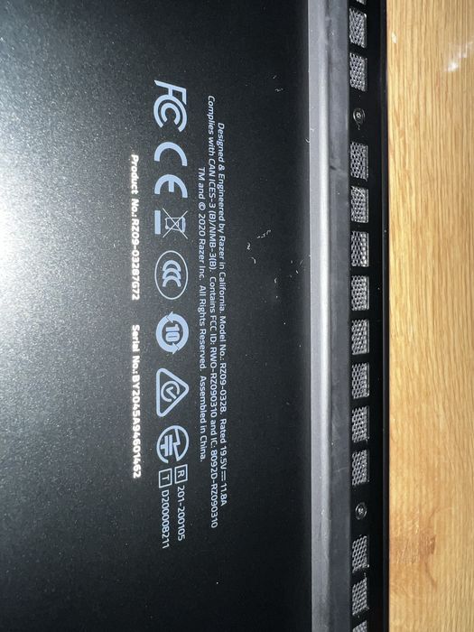 Razer Blade 15,6” 4K OLED Display, i7 10750H, 512GB SSD, 16GB RAM.