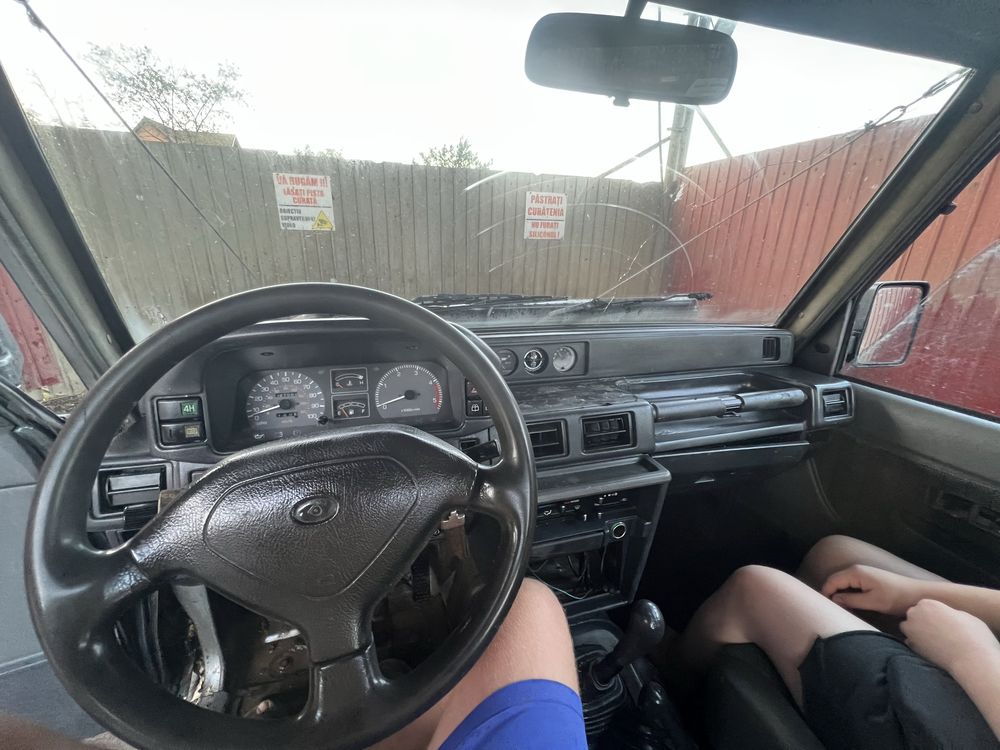 Vand daihatu rocky 2.8 turbo BMW urgent