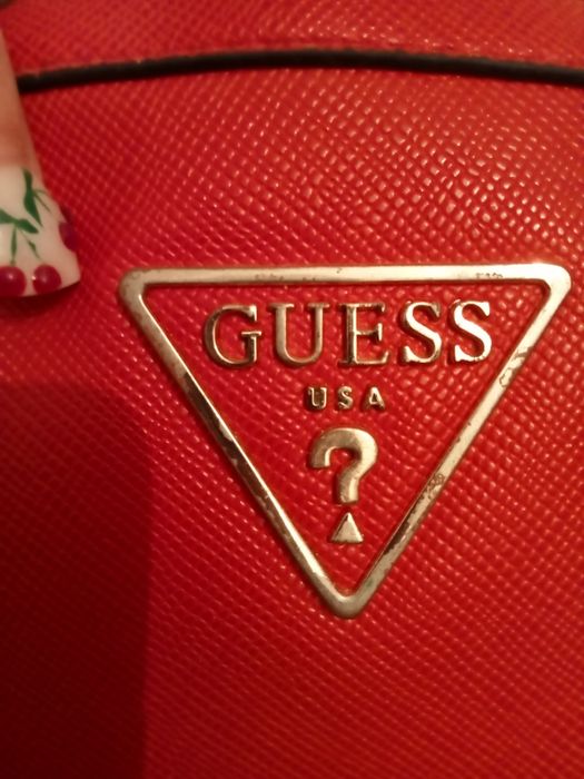 Чанта Nike оригинален,guess