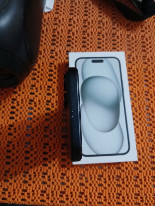 Vând Iphone 15 plus