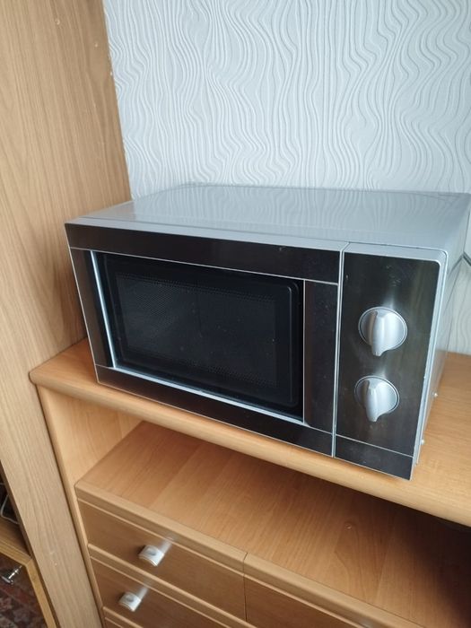 Микроволновку  продам