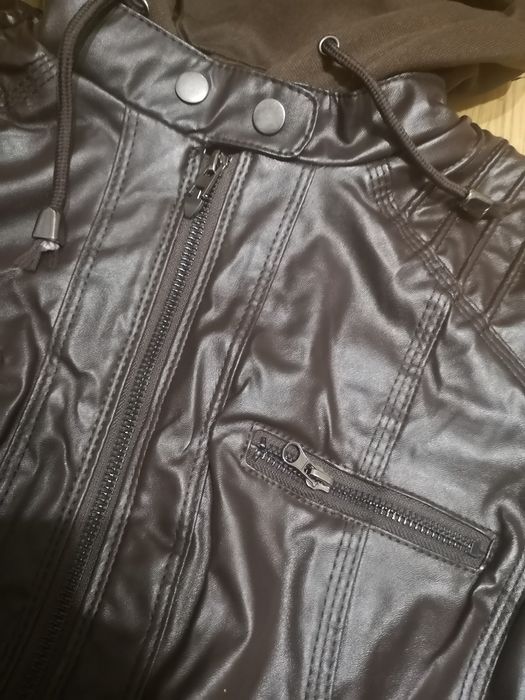 Кожено яке размер М НОВО!