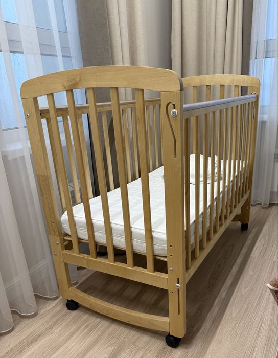 Детская кроватка манеж