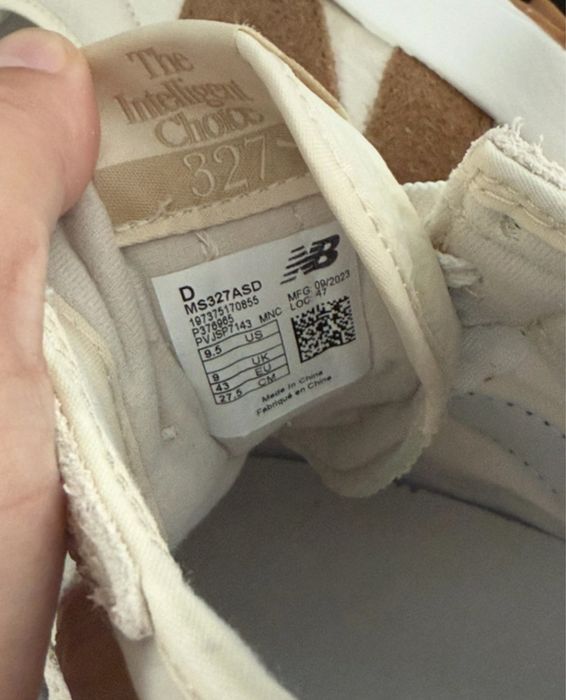 New Balance 327 bej cu maroniu marimea 43 noi