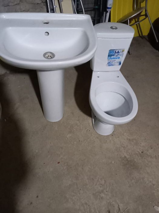 Продам унитаз с раковиной