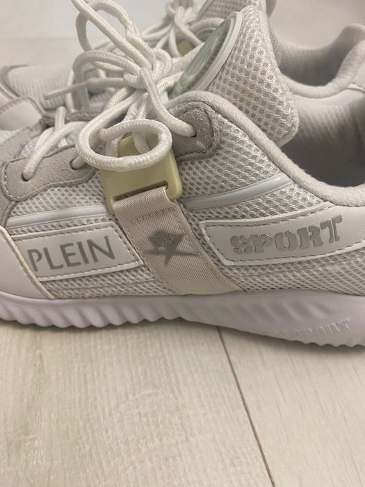 Маратонки PLEIN Sport- като нови , 39 номер , бели
