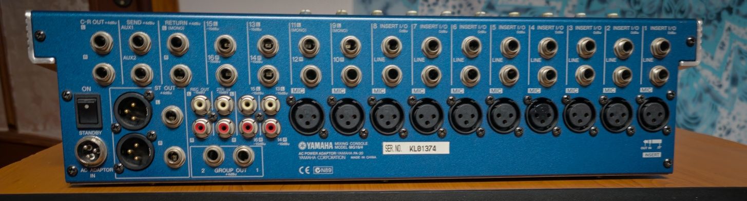 Yamaha GM16/4 mixer analog 16 canale