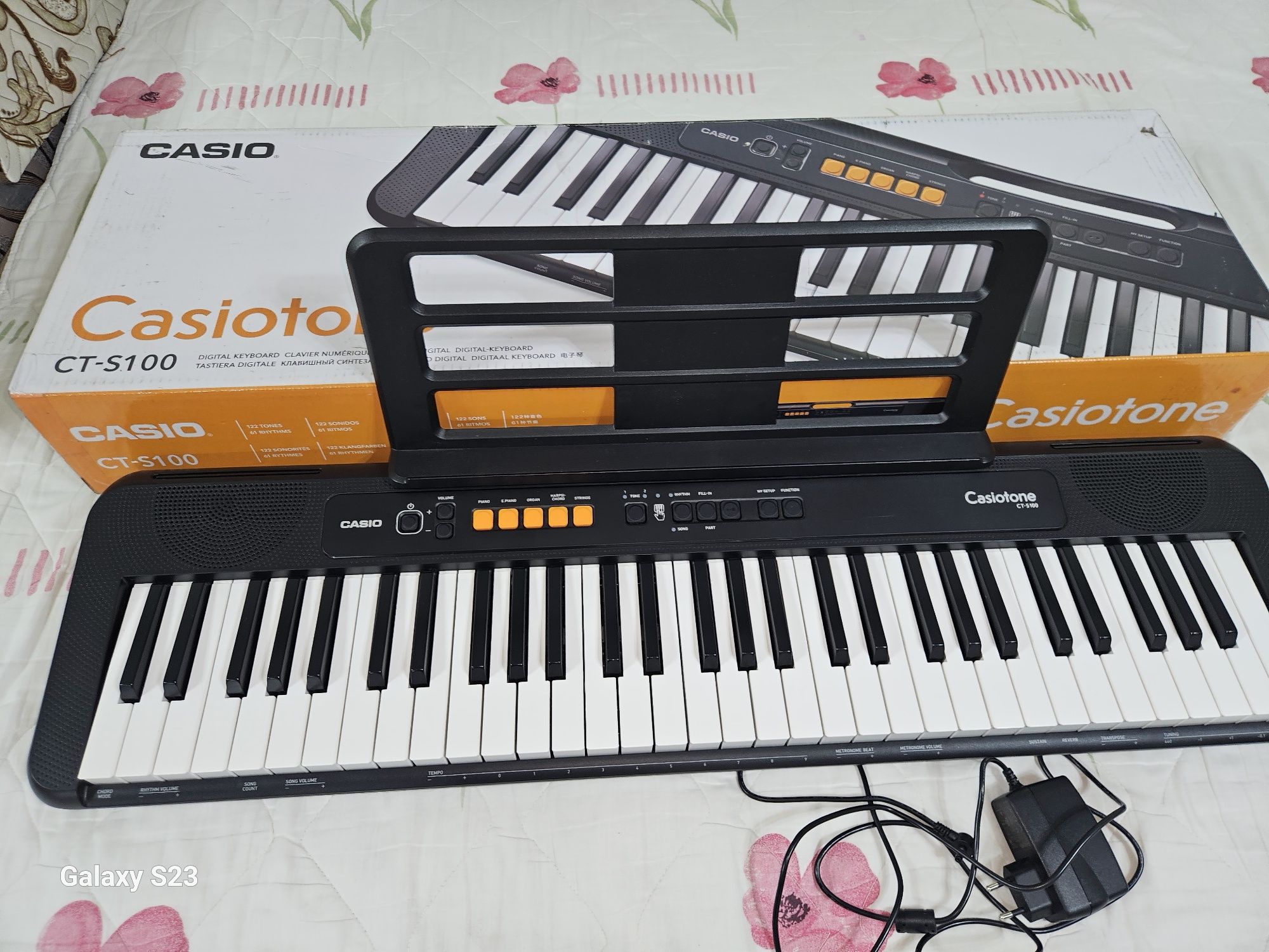 Синтезатор Casio CT-S100 новый C 7 AD Срочно продам.