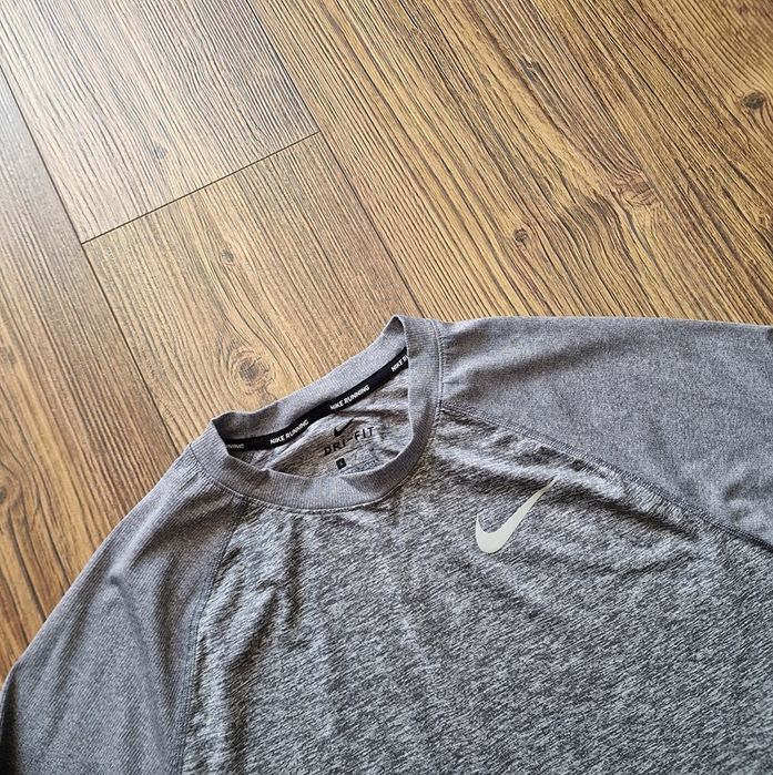 Страхотна мъжка спортна блуза NІКЕ, размер
S,без забележки като ново е