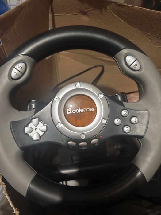 Игровой руль с педалями