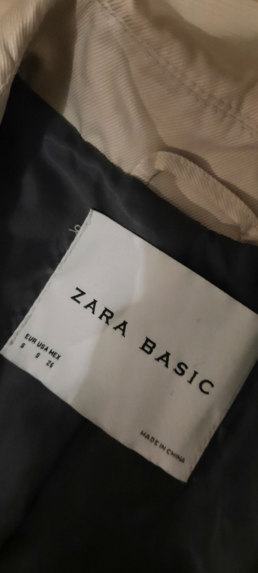 Pardesiu Zara , rochie