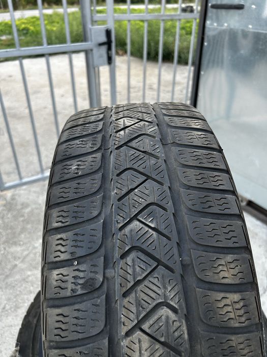 Гуми зимни 205/40R17