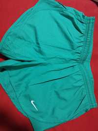 Short Nike xs, nou, fara eticheta