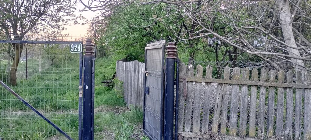 Teren in Malini cu casa bătrânească