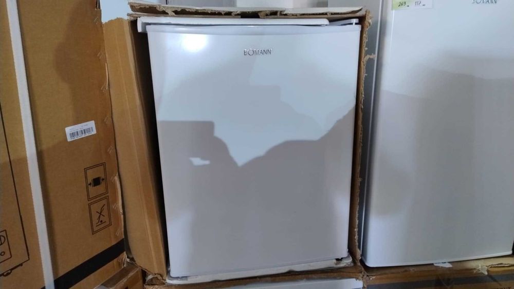 Чисто нов Бял Фризер Мини Бар Bomann 42 литра