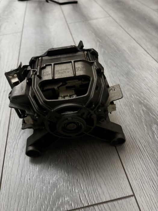 Продаю мотор от стиральной машины Атлант