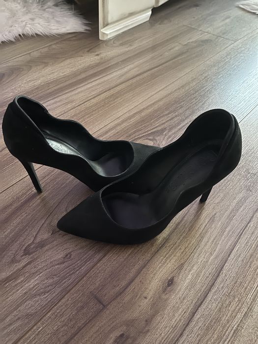 Pantofi stileto eleganti