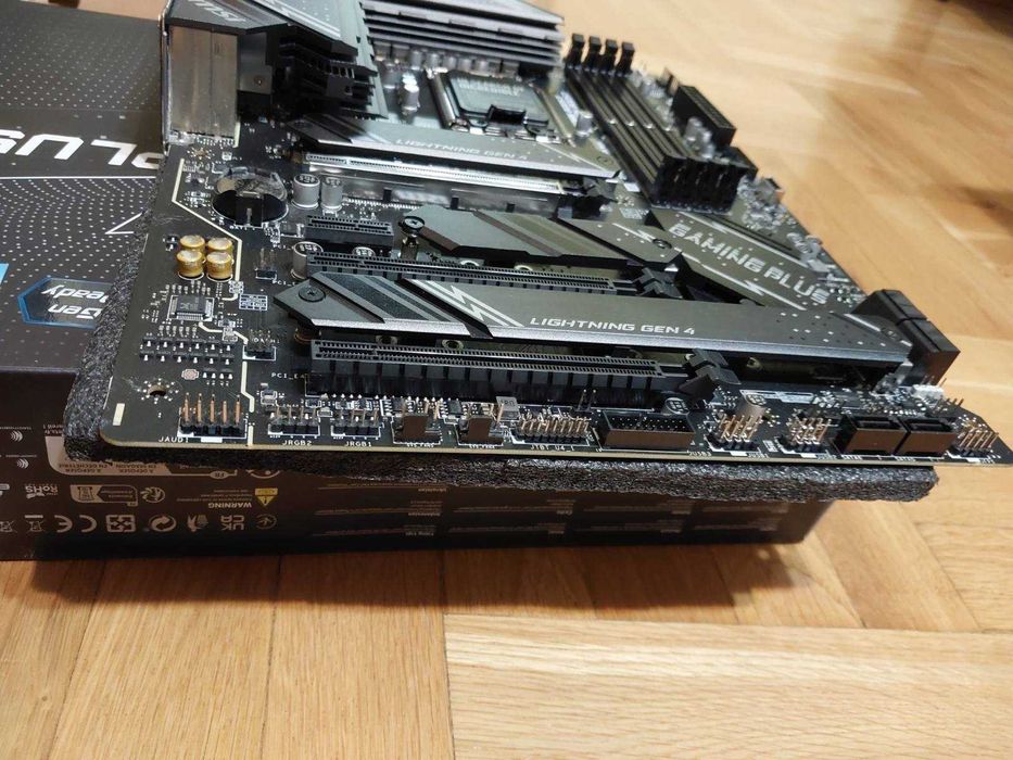 Intel Core i5 12600K + MSI Z790 Gaming Plus Wi-Fi DDR5