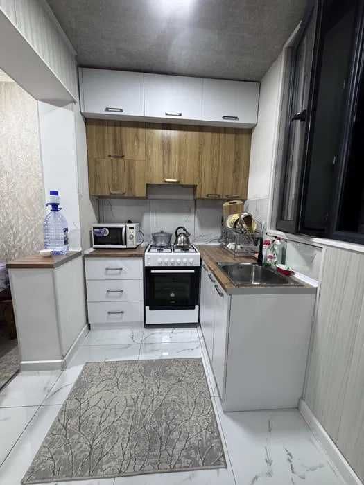 Коракамиш 3 хона евроремонт сотилади