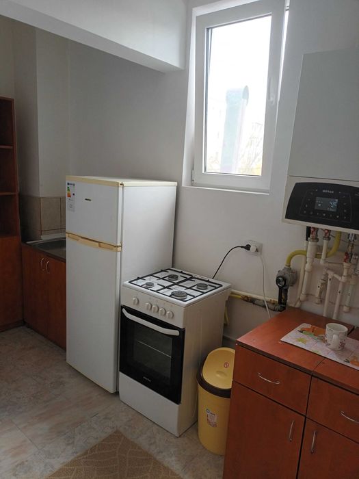 Inchiriez Apartament doua camere complet mobilat,central