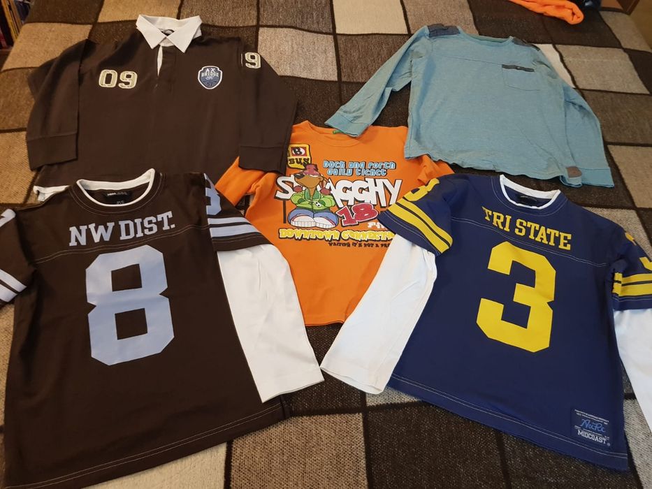 Lot haine baieti,9-11 ani: bluze H&M,pijamale,fâș ploaie,fular,manusi