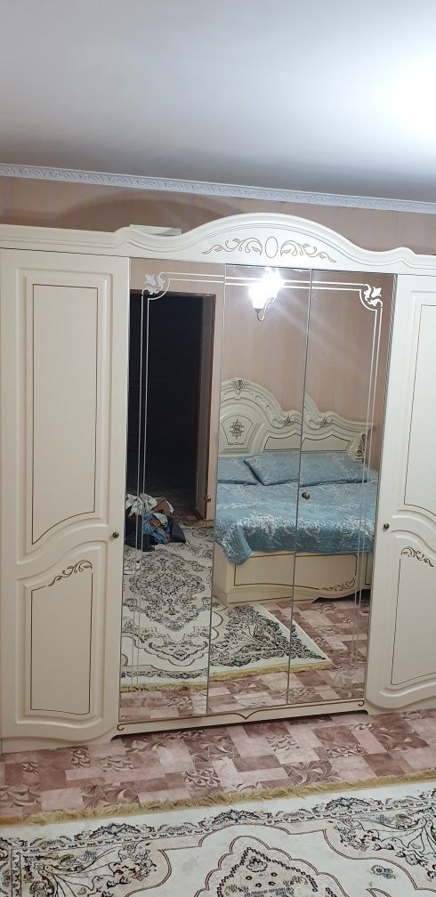 Спальный гарнитур