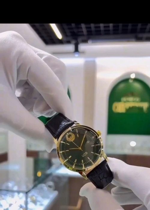 Erkaklar soati uzb gerbi bilam

 UZB Collection erkaklar soati — bu za