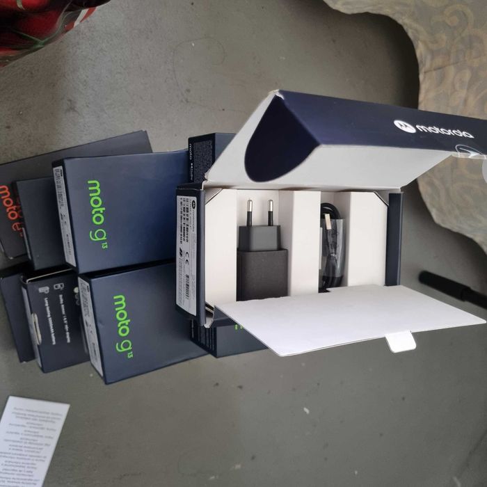 Motorola G13 noi la cutie cu bon