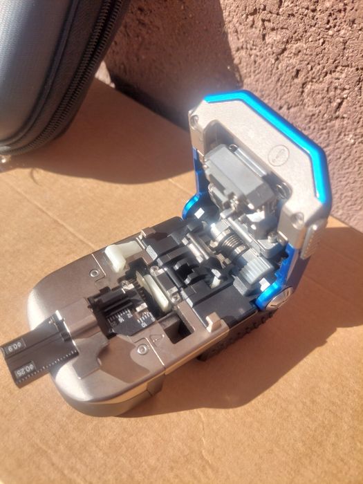 Ghilotina Sumitomo FC-8R , cleaver fibra optica