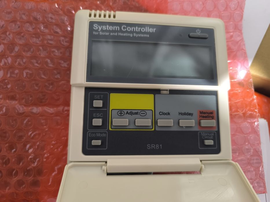 Regulator controlerl de temperatura pentru sisteme termice solare